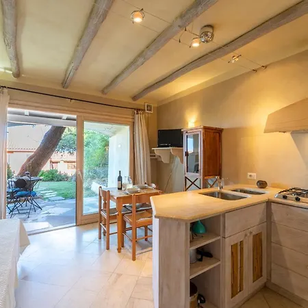 Isa-Residence Baia De Bahas Golfo Di Marinella 马里内拉