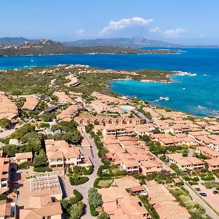 Aparthotel Isa-residence In Marinella At Only 450 M From The Beach, With Air Conditioning