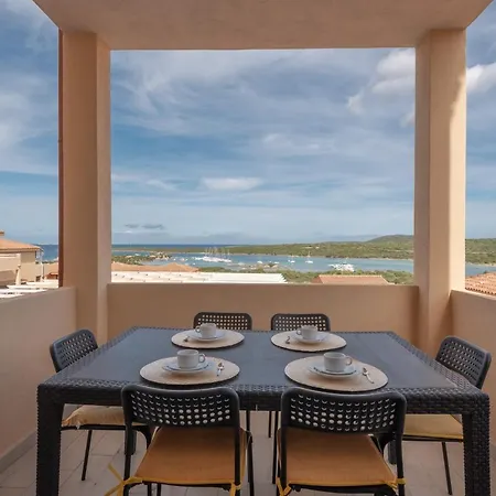 Isa-residence In Marinella At Only 450 M From The Beach, With Air Conditioning