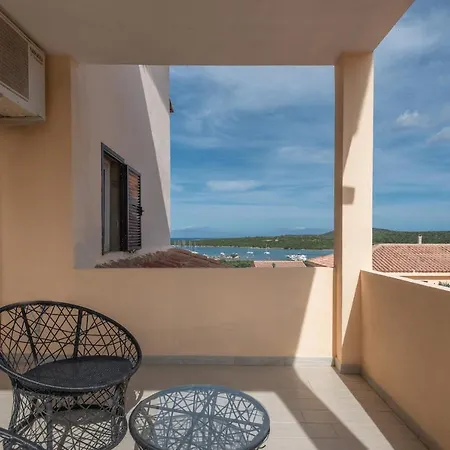 Isa-Residence Baia De Bahas Golfo Di Marinella 3* מרינלה
