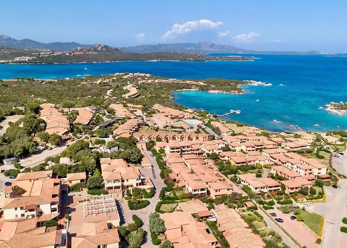 アパートホテル Isa-residence Baia De Bahas Golfo Di