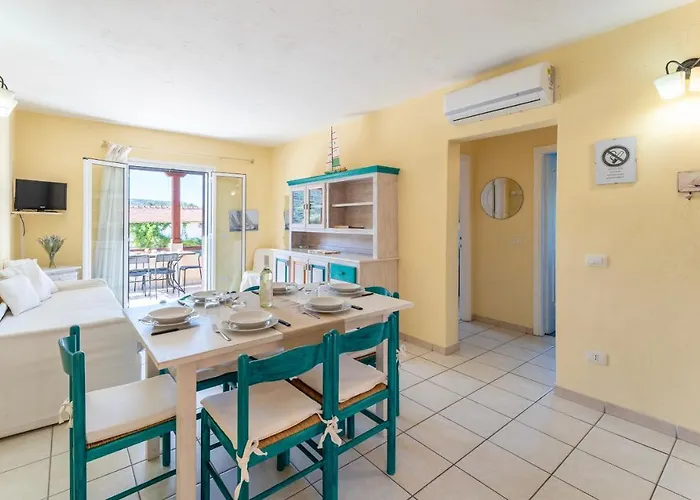 Isa-residence Baia De Bahas Golfo Di アパートホテル
