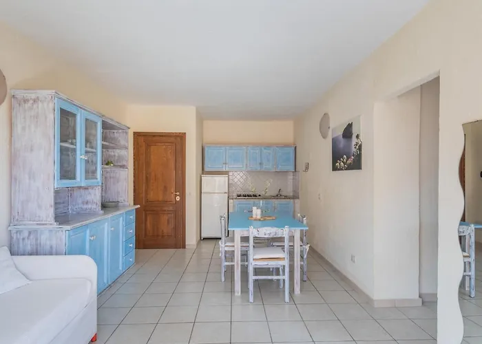 Isa-residence Baia De Bahas Golfo Di アパートホテル
