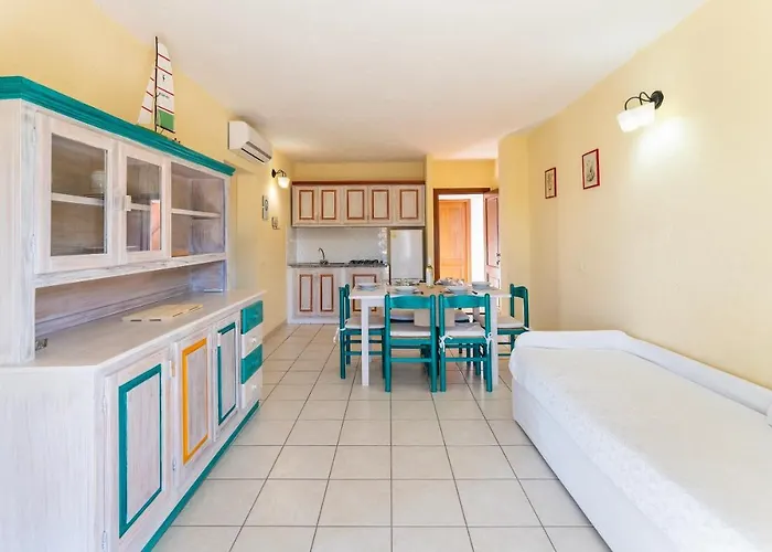 Isa-residence Baia De Bahas Golfo Di アパートホテル